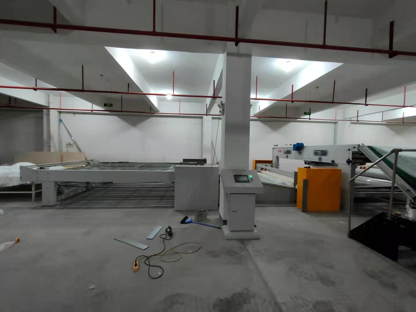 被褥生產(chǎn)線-帶裝套機